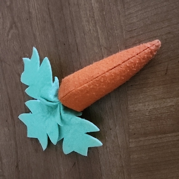 Pottery Barn Kids Soft Veggie Garden Set - Picture 3 of 5